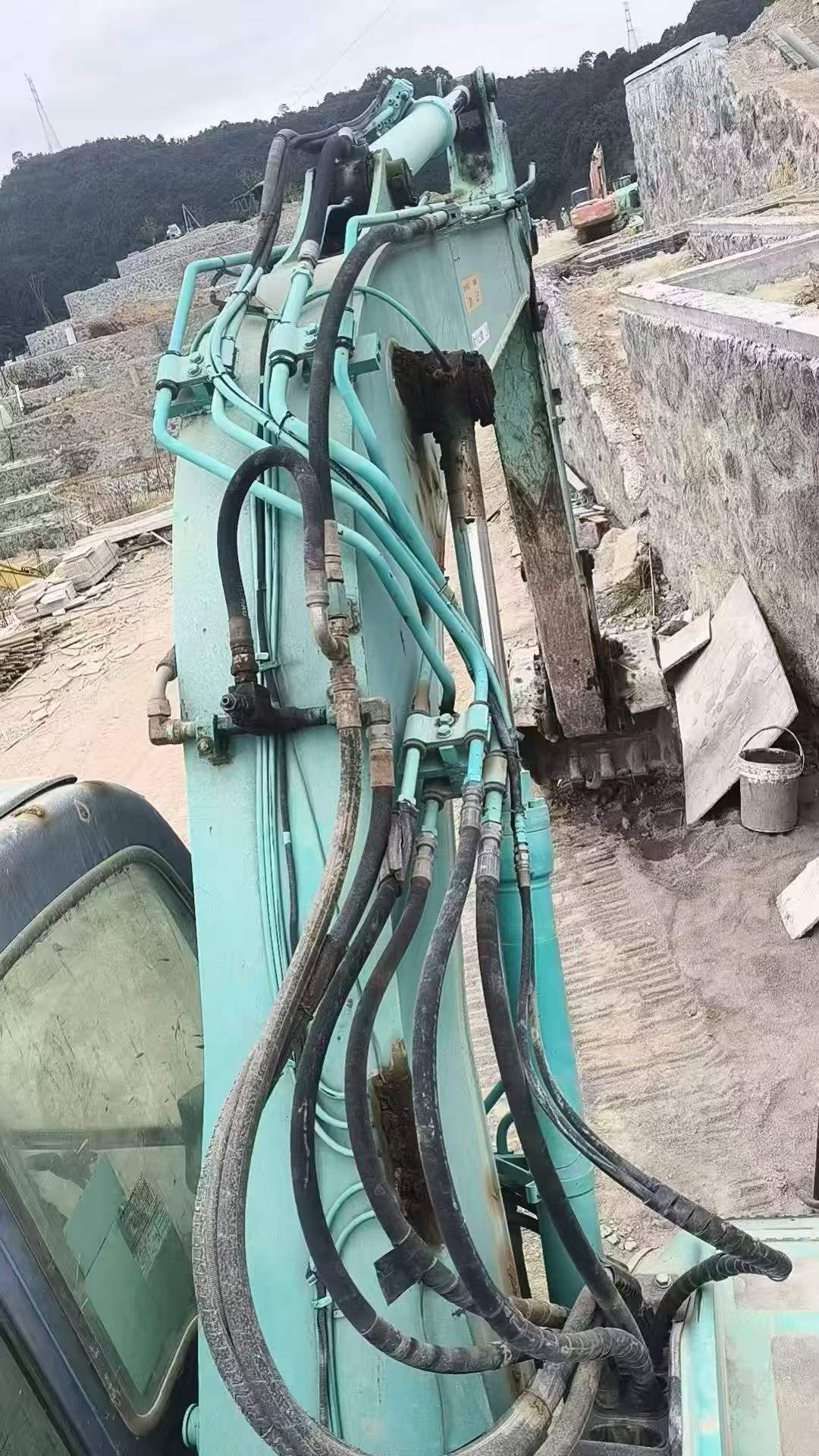 Compre Excavadora Kobelco SK135 Usada / 6