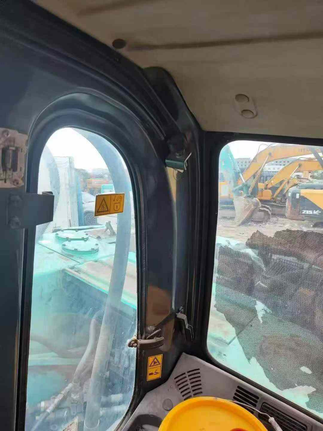 Buy Kobelco SK200 Used Excavator / 4