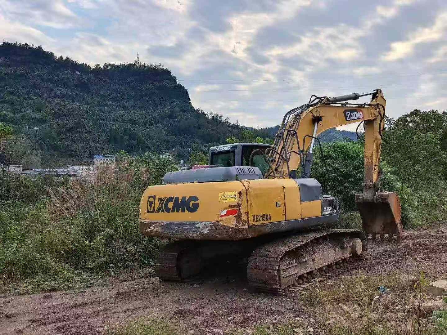 Buy XCMG LW200 Used Excavator / 2