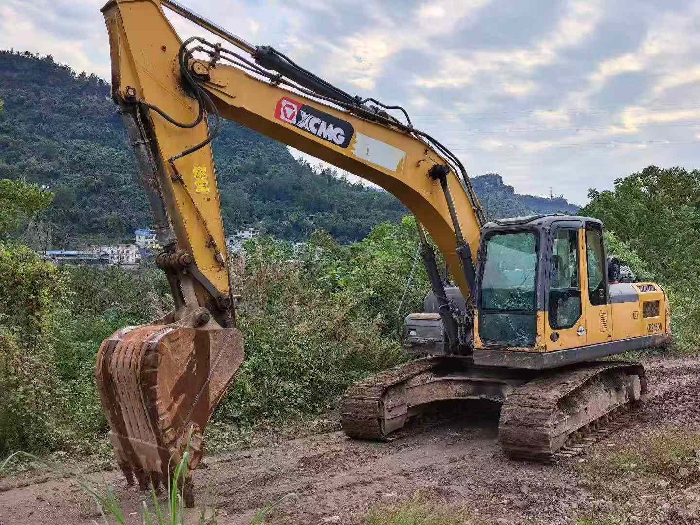 Buy XCMG LW200 Used Excavator / 4