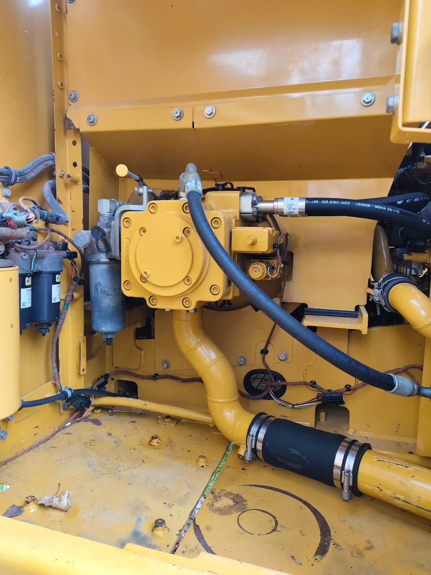 Buy Caterpillar 323 Used Excavator / 6