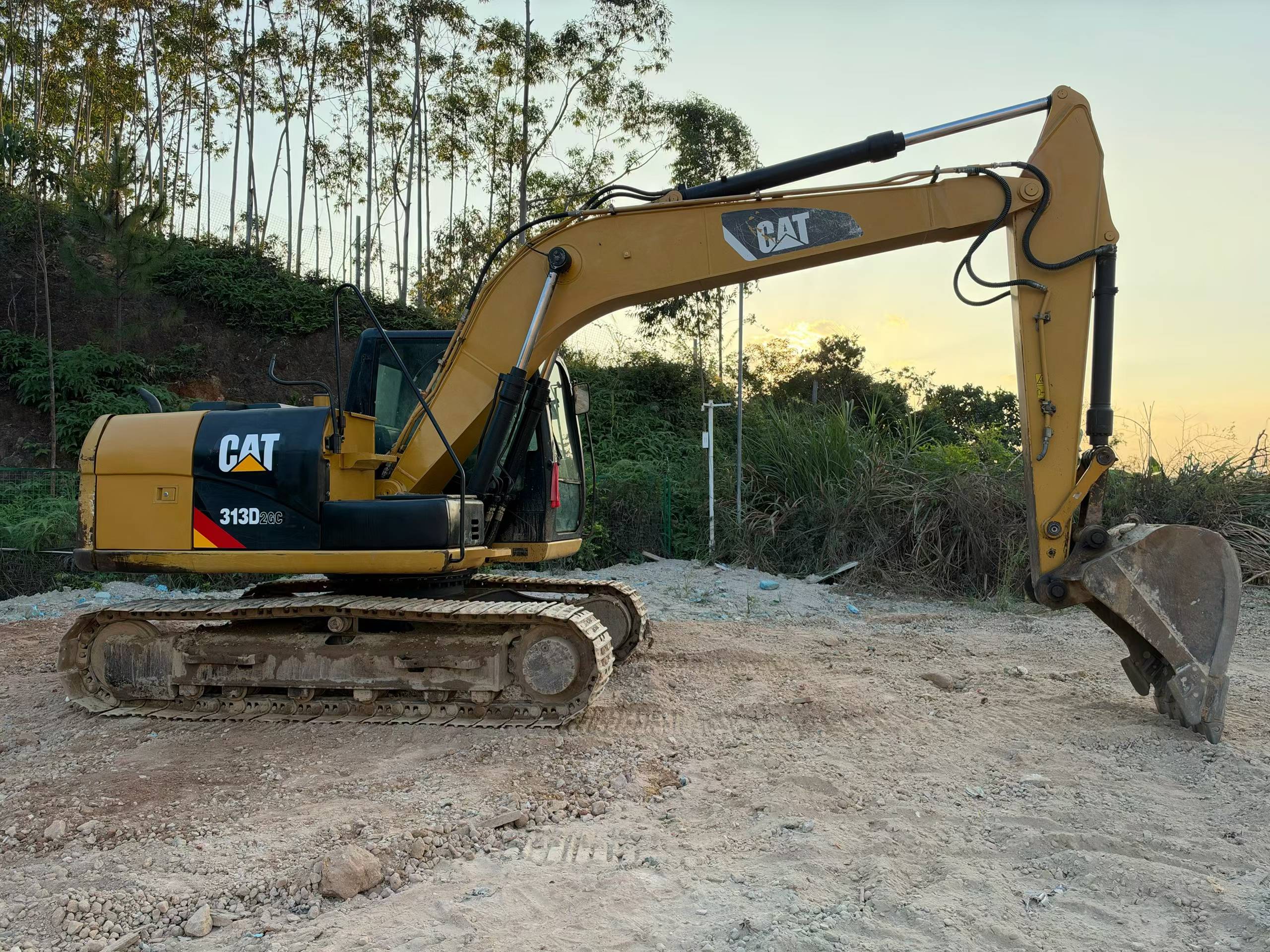 Comprar Caterpillar 313D Usado Excavadora