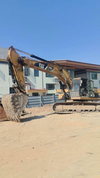 Buy Caterpillar 329D Used Excavator / 1