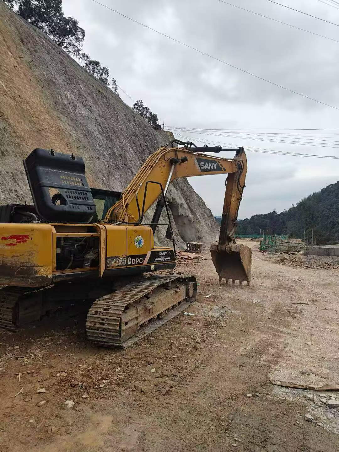 Buy Sany SY205C Used Excavator / 3