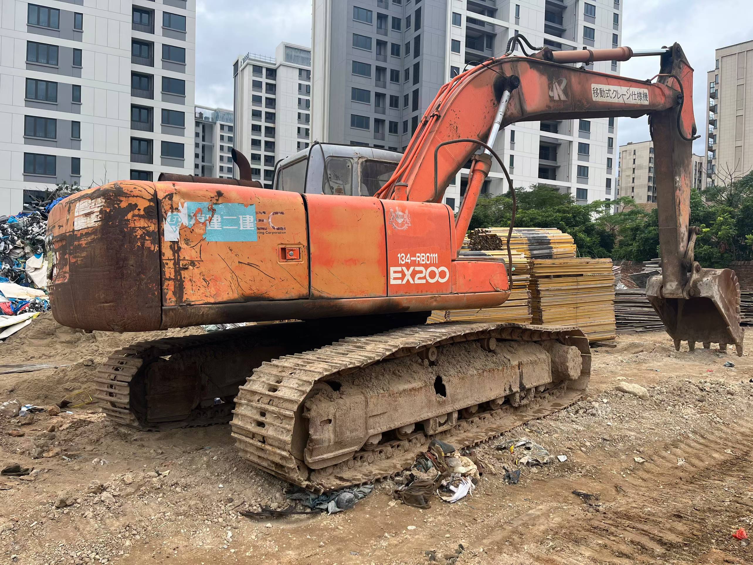 Buy Hitachi EX200-5 Used Excavator / 2