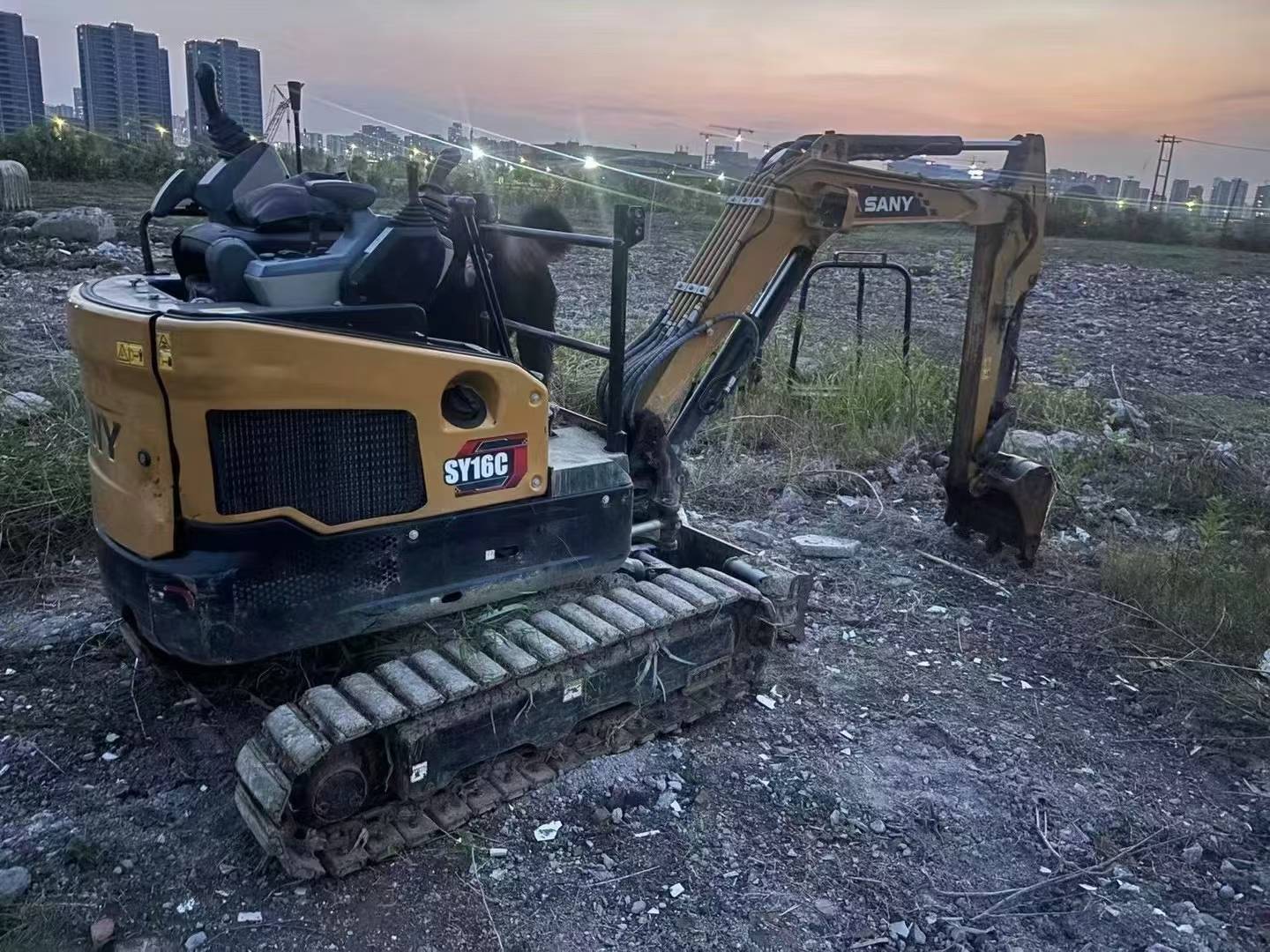 Buy Sany SY16C Used Excavator / 2