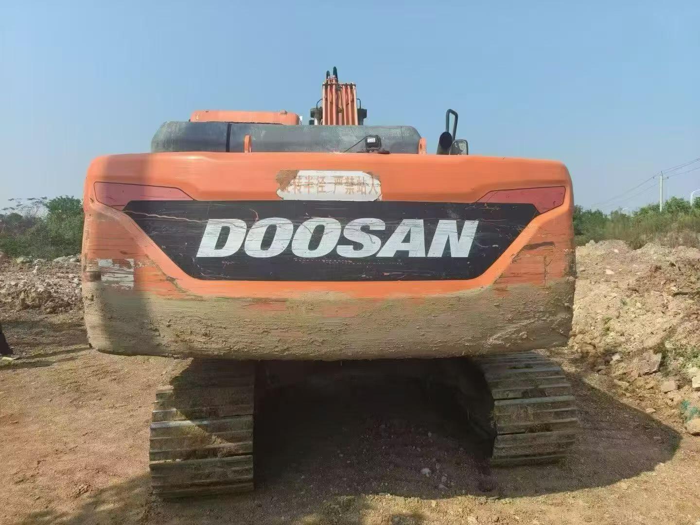 Compre Escavadeira Doosan DH215-7 Usada / 2