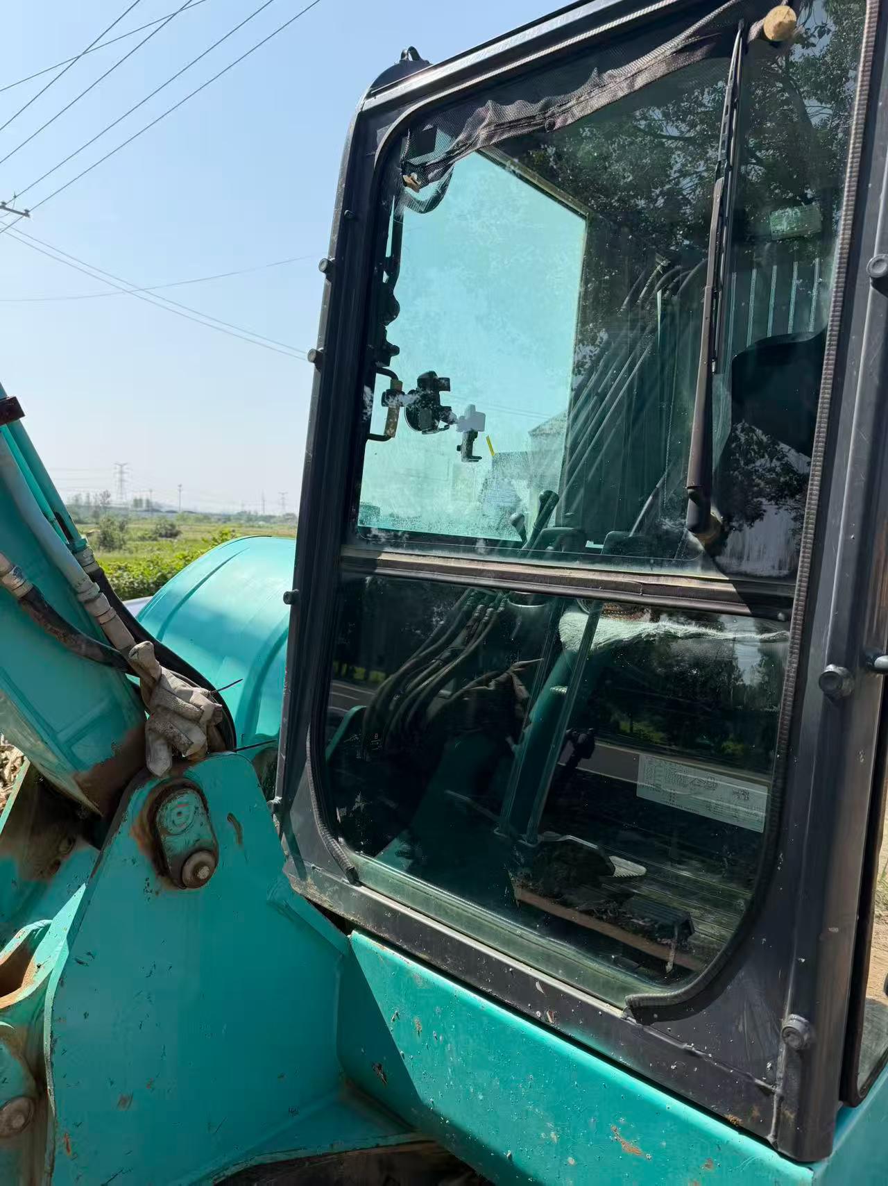 Buy Kobelco SK60 Used Excavator / 5