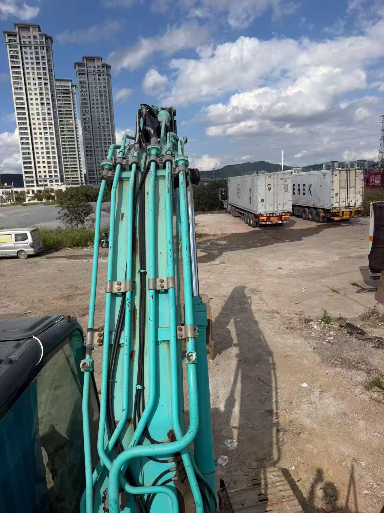 Buy Kobelco SK200-2 Used Excavator / 4