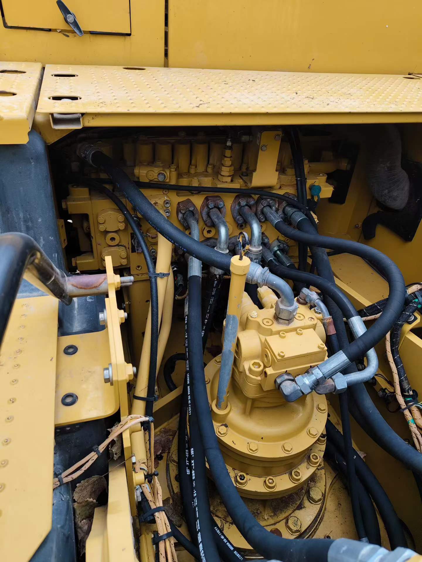 Buy Caterpillar 323 Used Excavator / 7