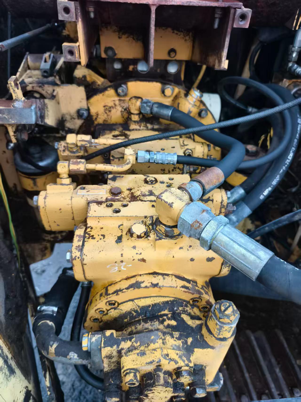 Buy Komatsu PC60-6 Used Excavator / 8