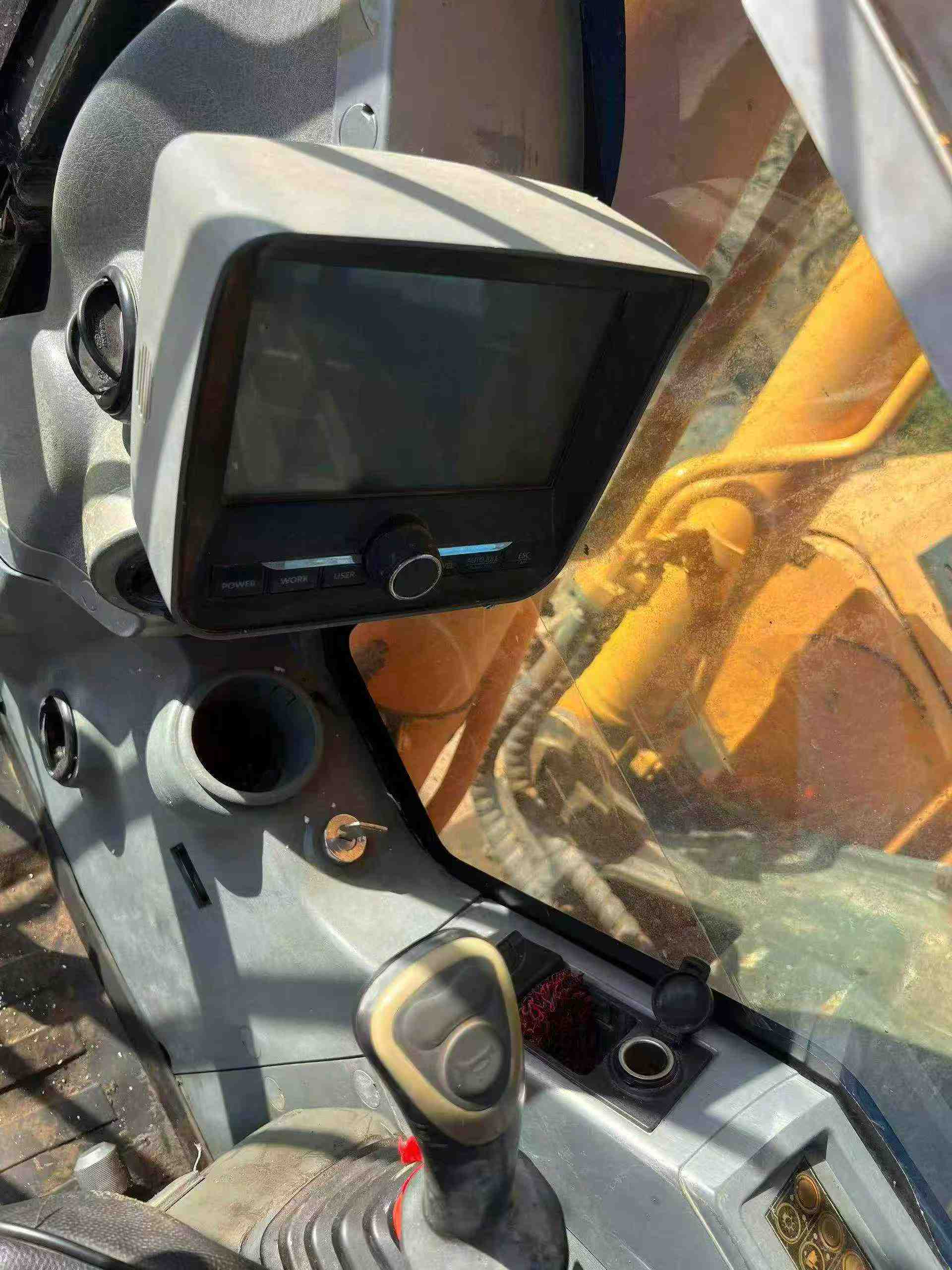 Buy Hyundai 220LC Used Excavator / 8