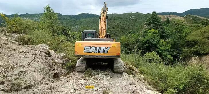 Buy Sany SY215C Used Excavator / 1