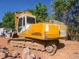 Buy Kato 820-3SP Used Excavator / 3 Buy Kato 820-3SP Used Excavator / 3