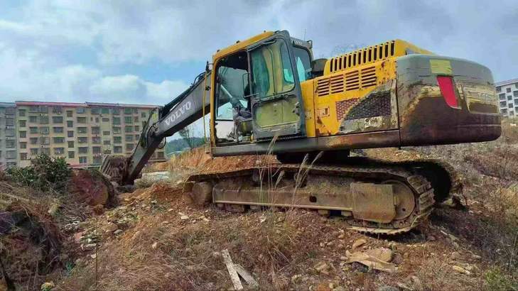 Buy Volvo EC210B Used Excavator / 1