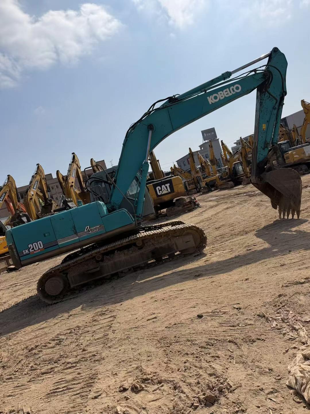 Buy Kobelco SK200-2 Used Excavator / 2