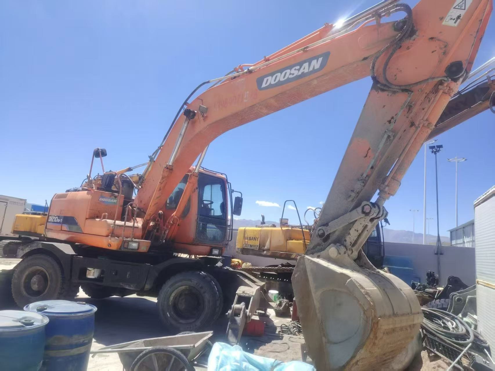 Compre Excavadora Doosan DH210W-7 Usada / 5