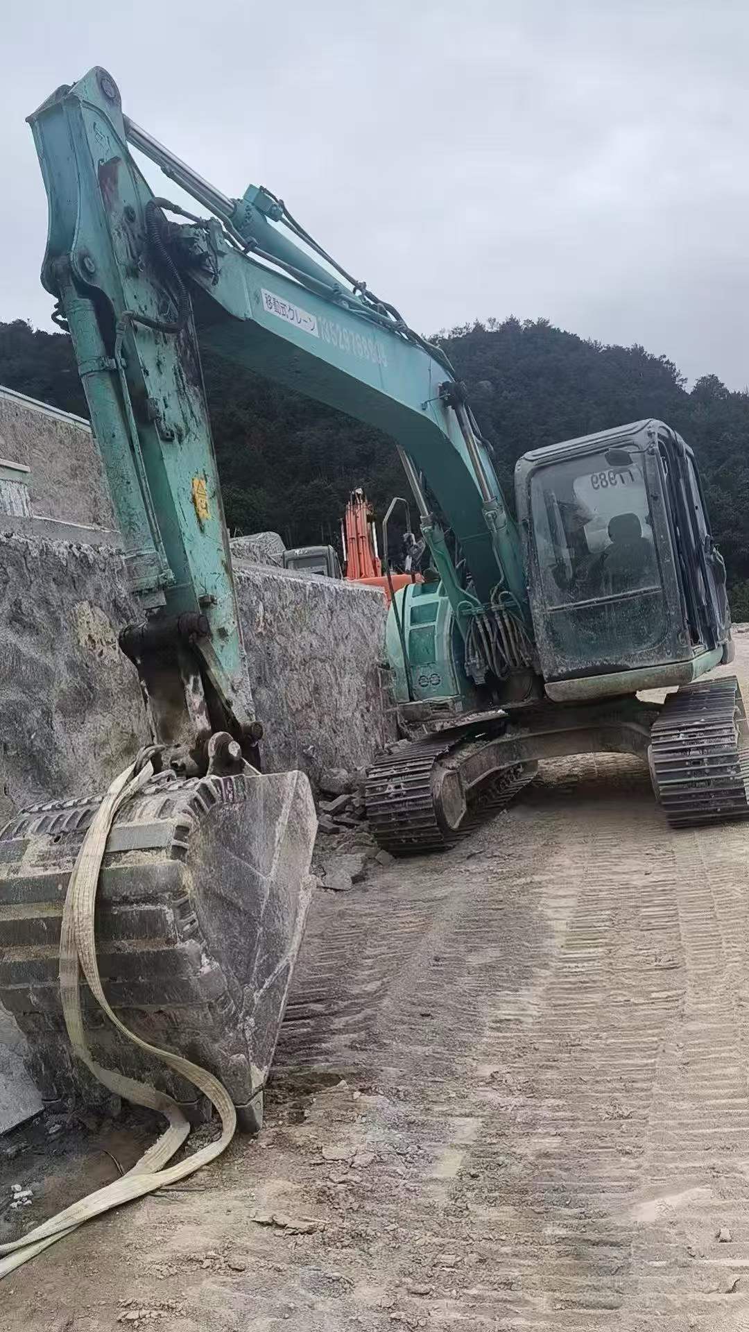 Compre Excavadora Kobelco SK135 Usada / 7