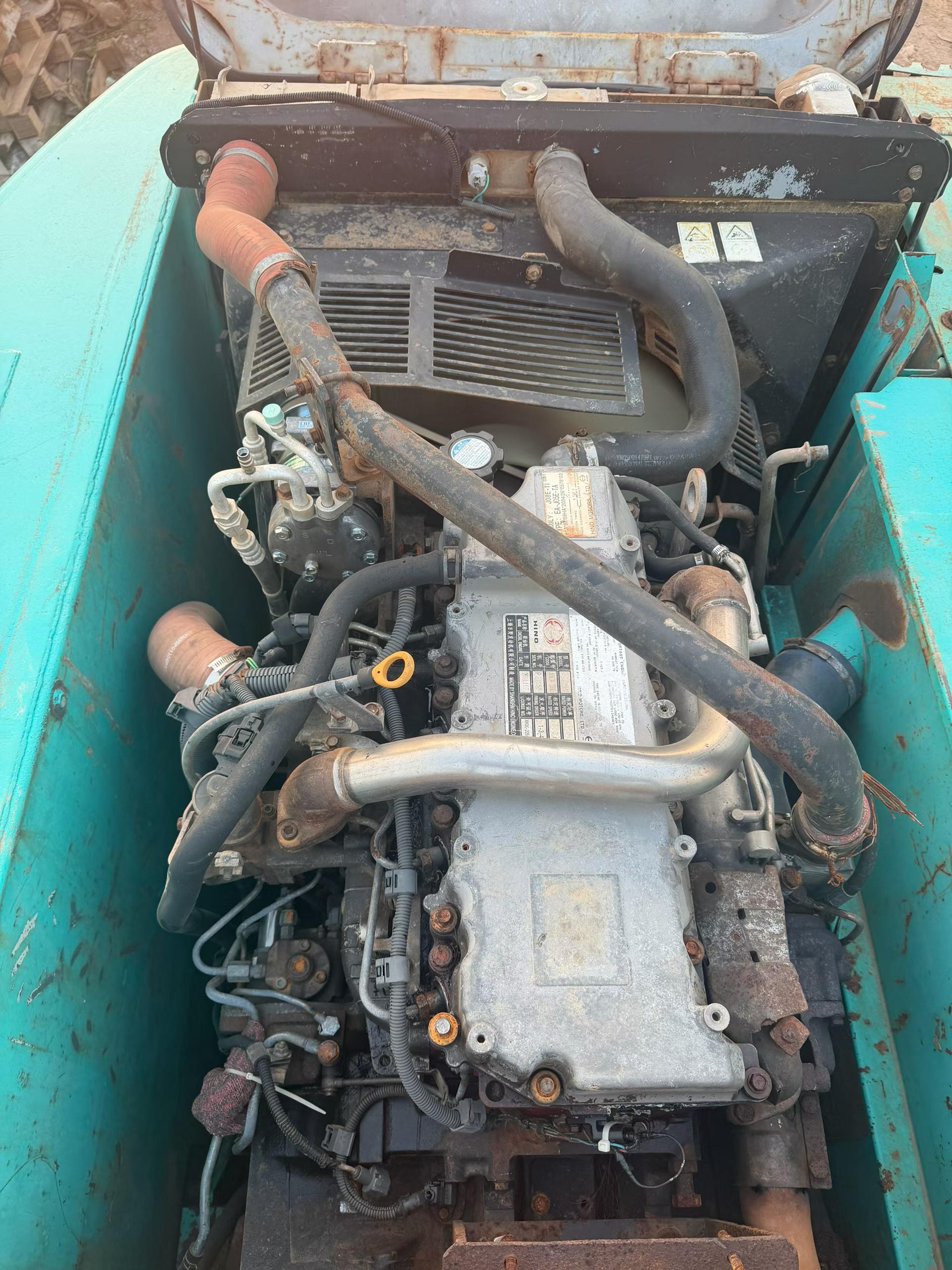 Buy Kobelco SK200-2 Used Excavator / 8