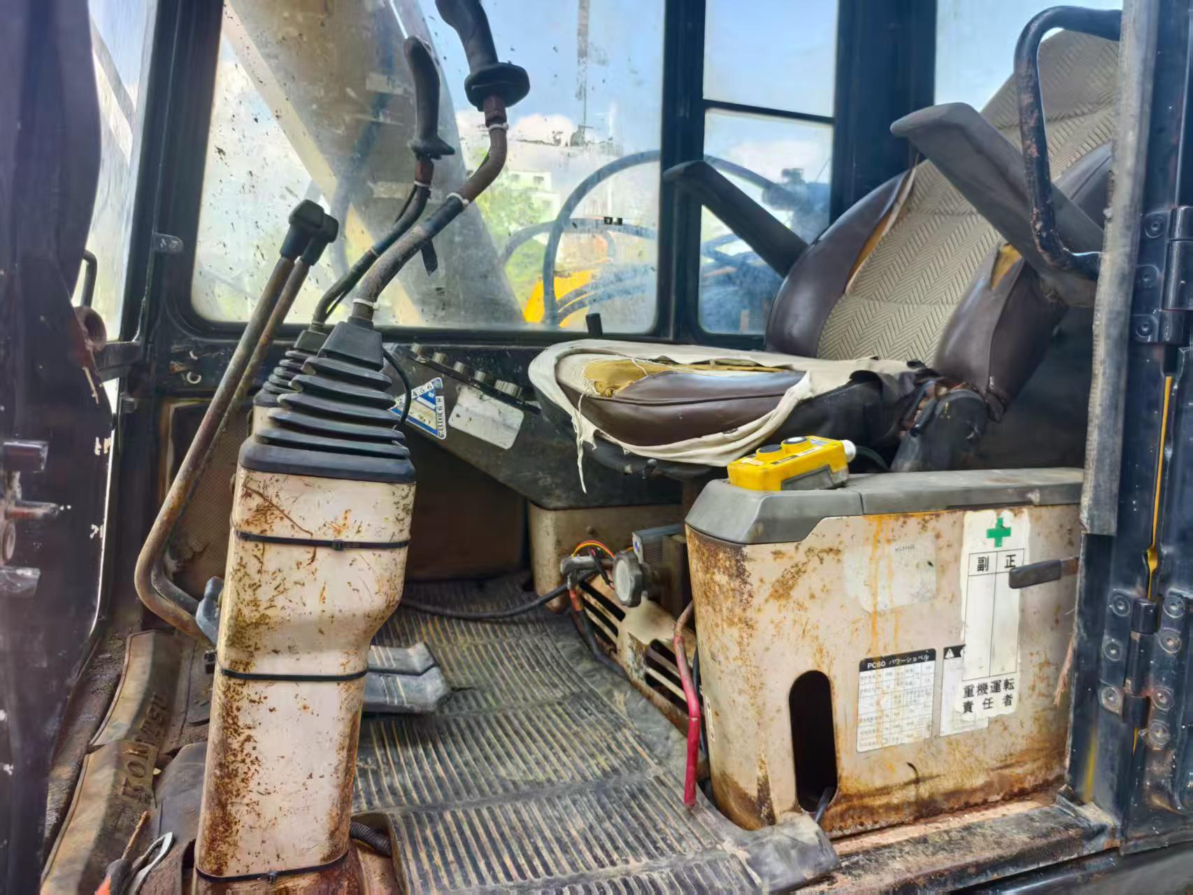 Buy Komatsu PC60-6 Used Excavator / 4