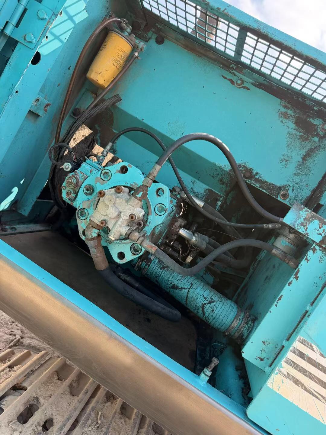 Buy Kobelco SK200-2 Used Excavator / 7