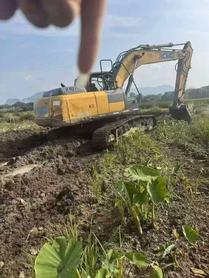 Buy XCMG XE215 Used Excavator / 4 Buy XCMG XE215 Used Excavator / 4
