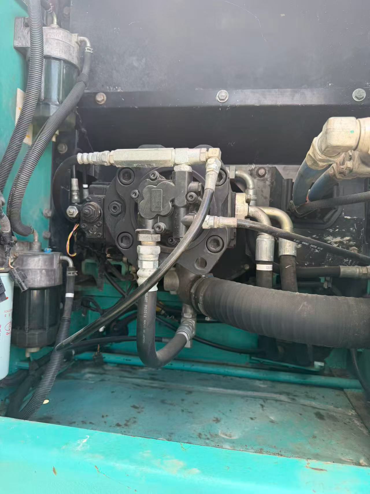 Buy Kobelco SK200-2 Used Excavator / 8