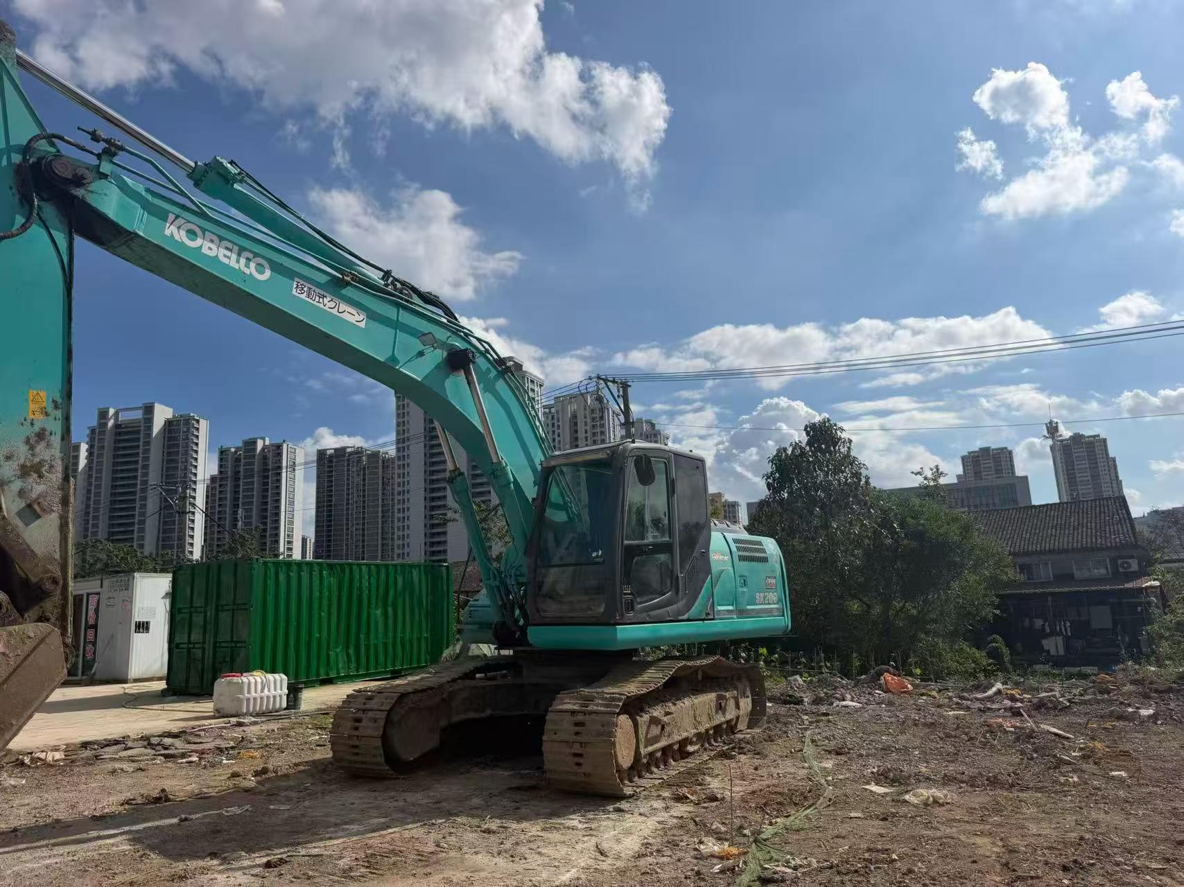 Buy Kobelco SK200-2 Used Excavator / 2