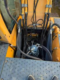 Buy Hyundai R305LVS Used Excavator / 6 Buy Hyundai R305LVS Used Excavator / 6