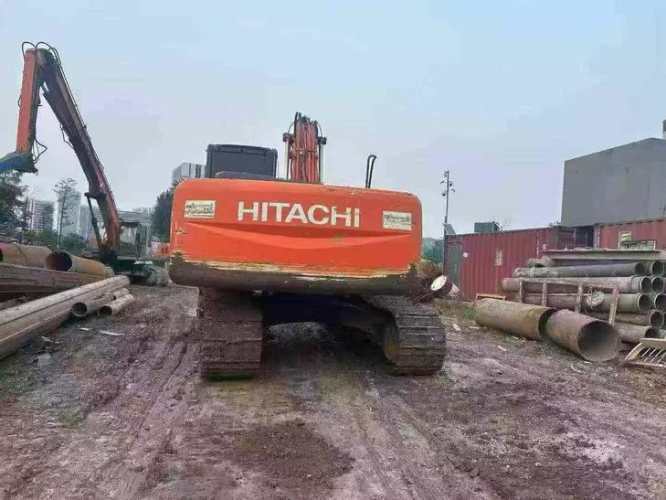 Buy Hitachi EX200-3 Used Excavator / 1