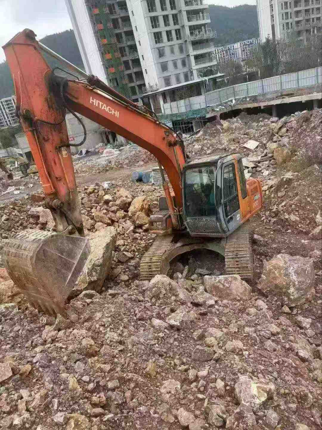 Buy Hitachi EX130 Used Excavator / 3