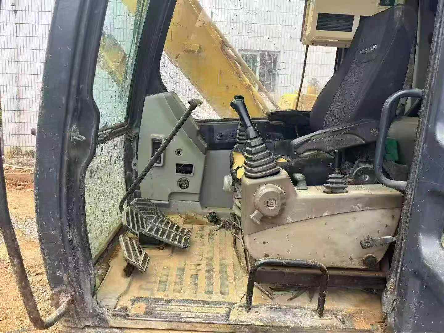 Buy Hyundai R80G Used Excavator / 2