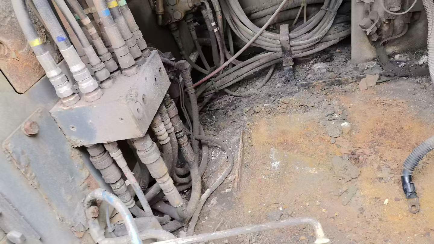 Buy Sumitomo SH220LC-3 Used Excavator / 6
