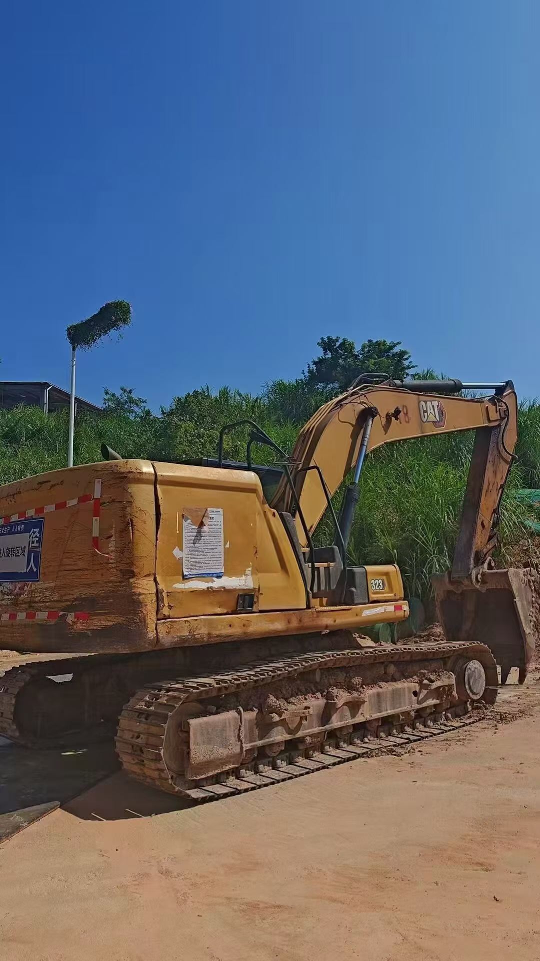 Buy Caterpillar 323 Used Excavator / 2
