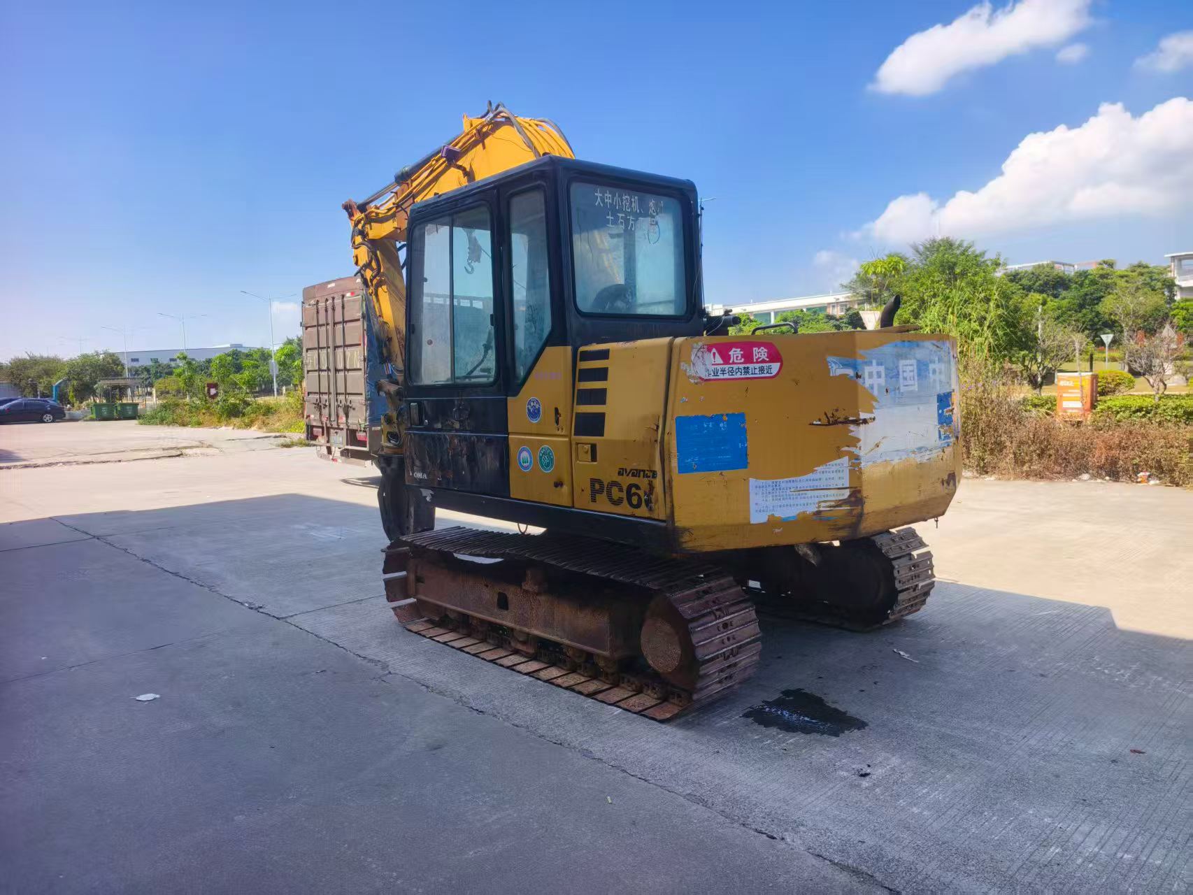 Buy Komatsu PC60-6 Used Excavator / 3