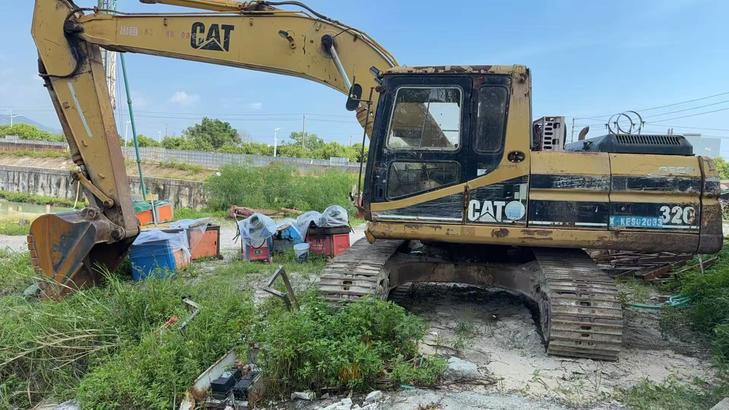 Buy Caterpillar 320V2 Used Excavator / 1