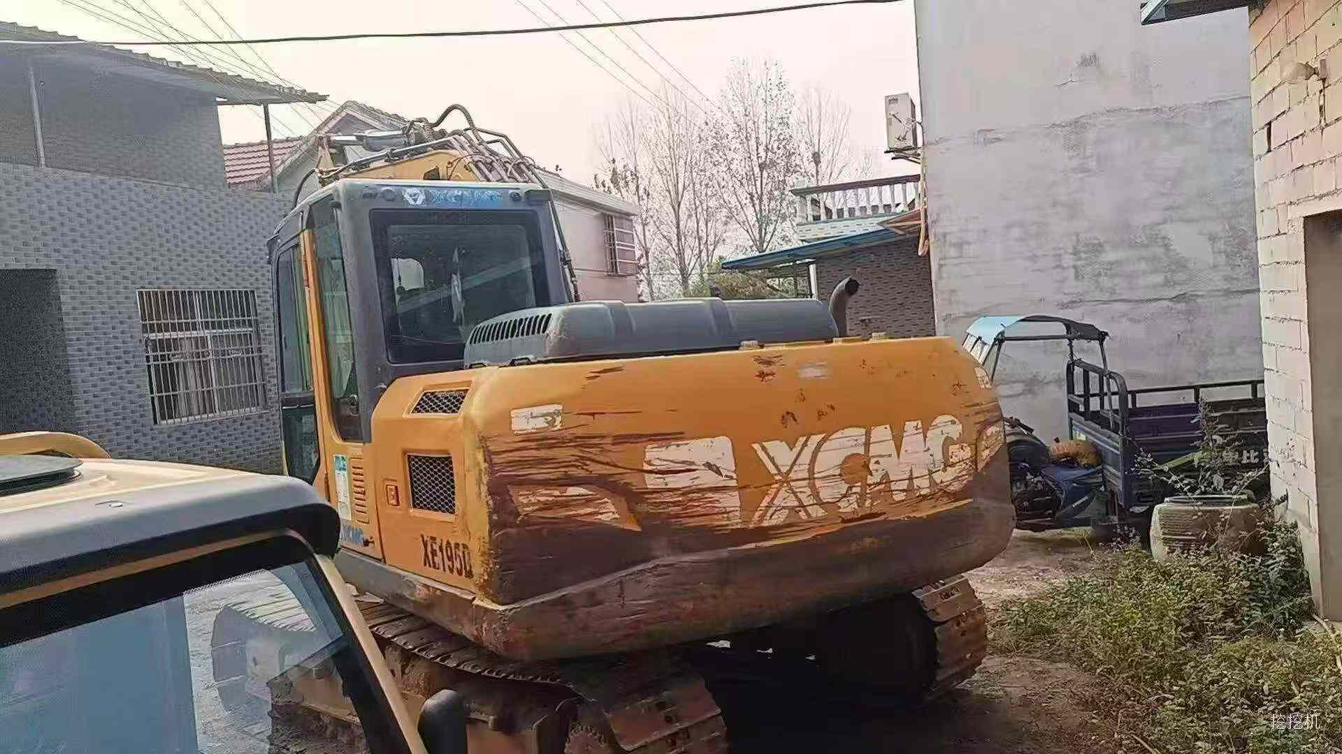 Buy XCMG XE135B Used Excavator / 4