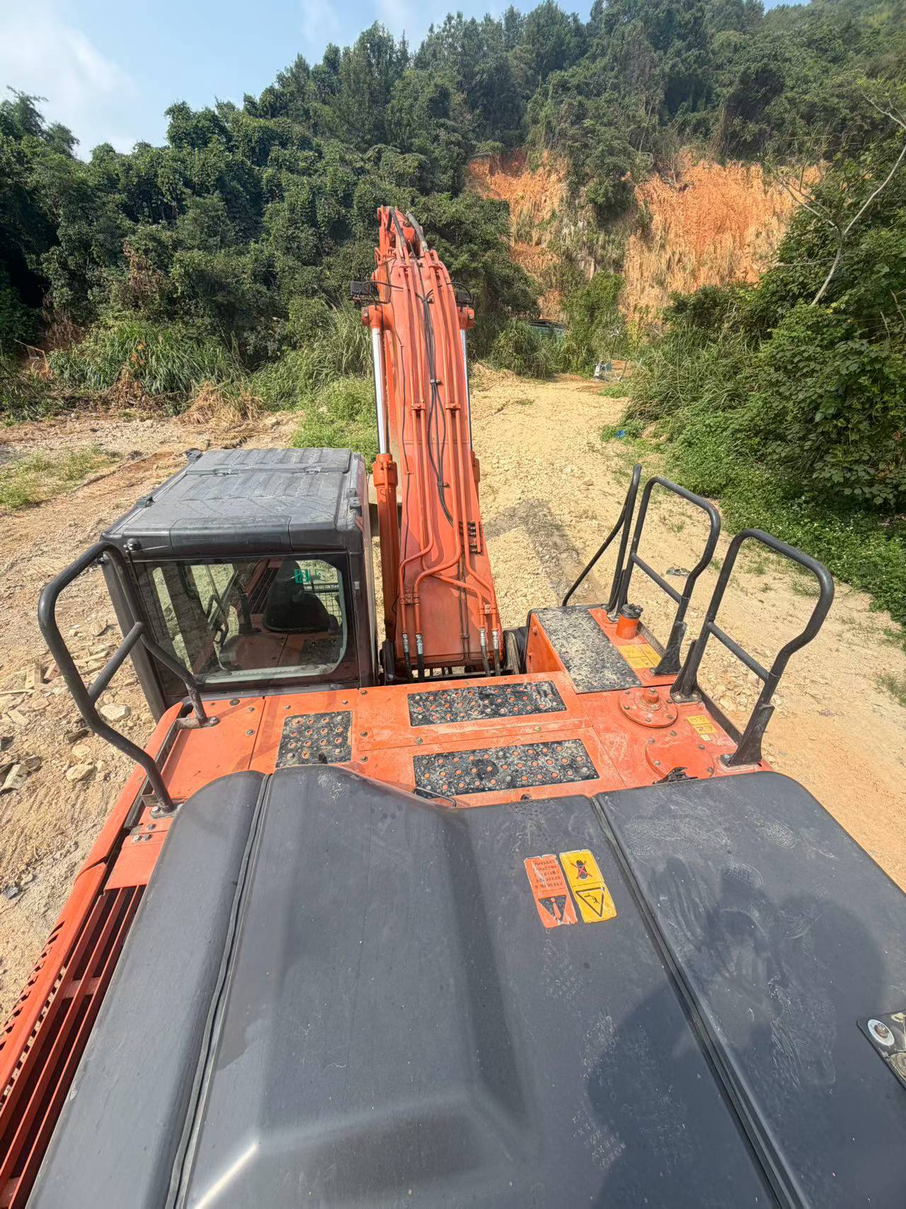 Buy Hitachi ZX200C-6A Used Excavator / 4