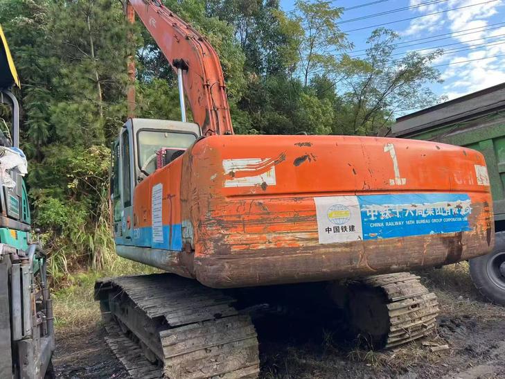 Buy Hitachi EX230-6 Used Excavator / 1