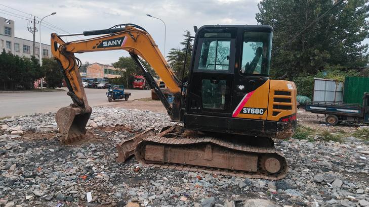 Buy Sany SY60 Used Excavator / 1