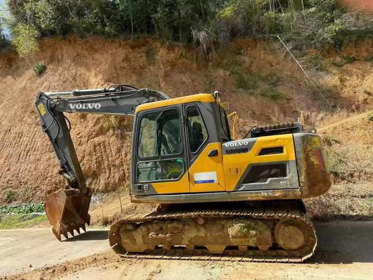 Buy Volvo L120E Used Excavator / 1