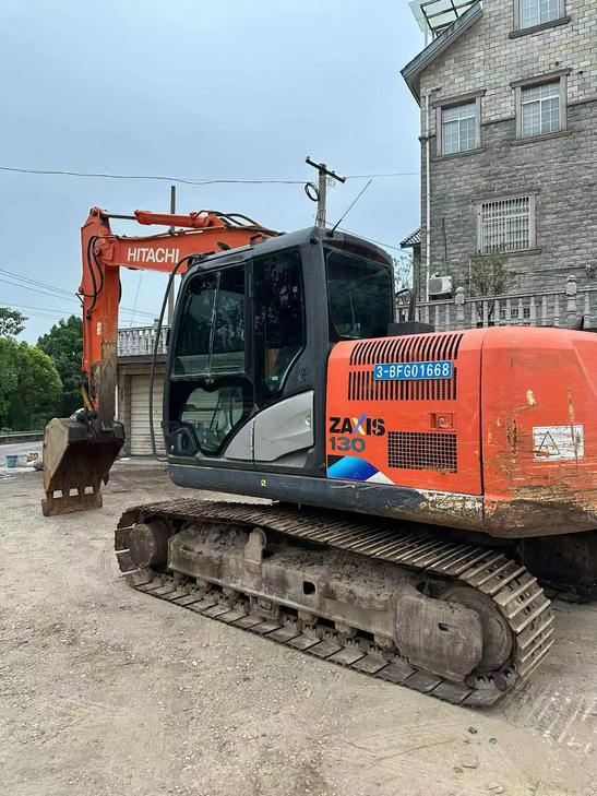 Buy Hitachi ZX130-5A Used Excavator / 1