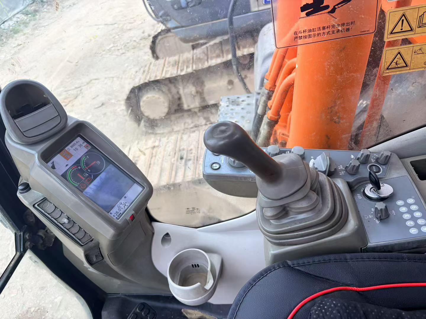 Buy Hitachi ZX200-5G Used Excavator / 3
