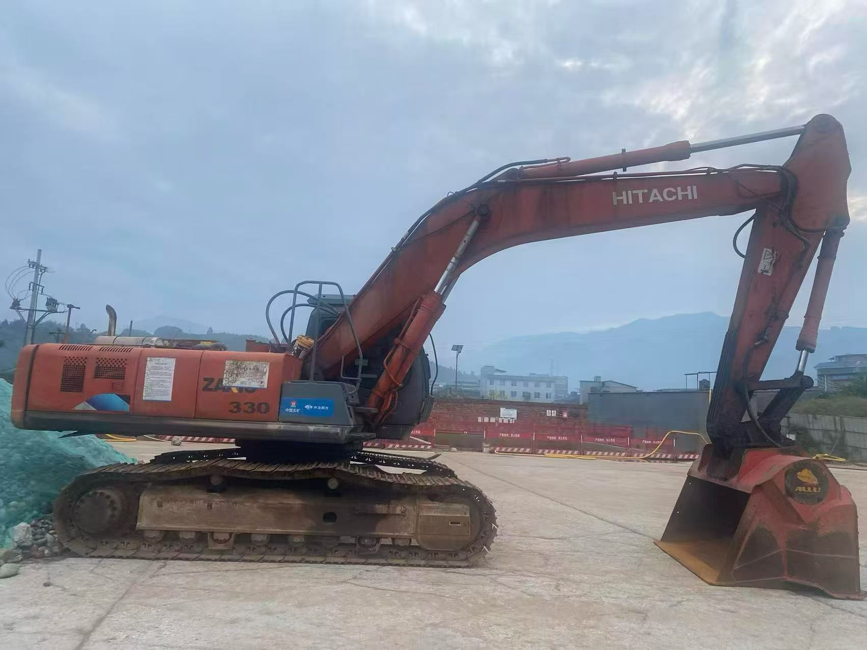 Buy Hitachi ZX330-3 Used Excavator / 7