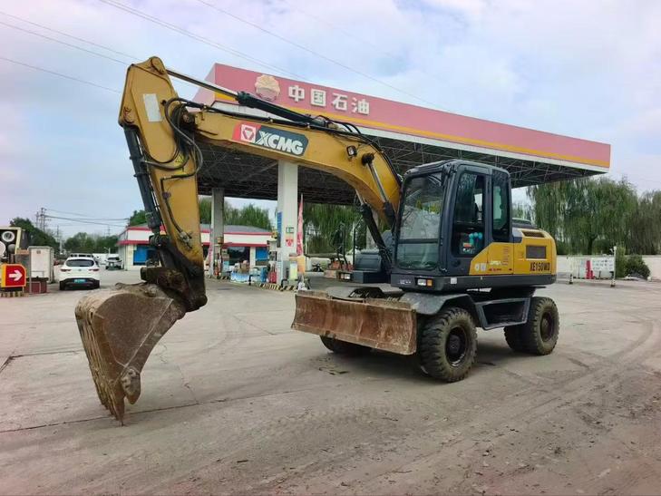 Buy XCMG LW150FV Used Excavator / 1
