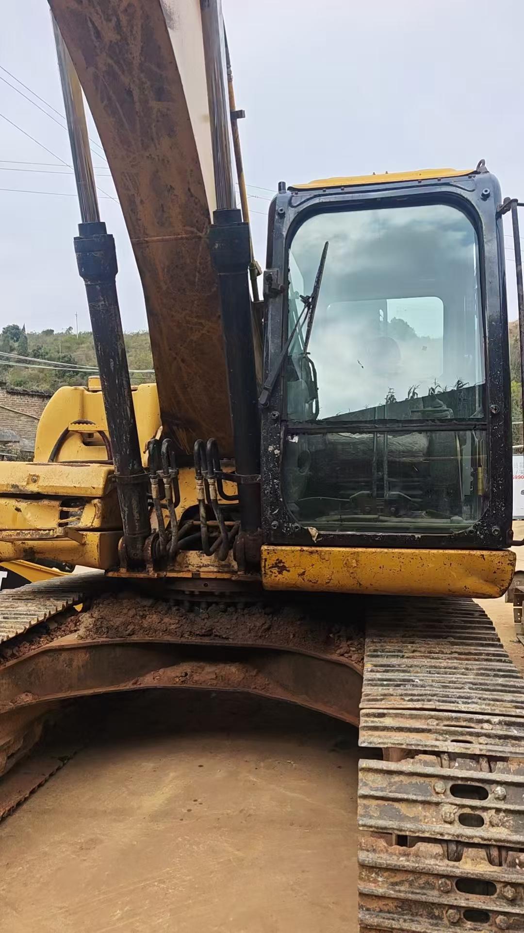 Buy Caterpillar 320D Used Excavator / 6