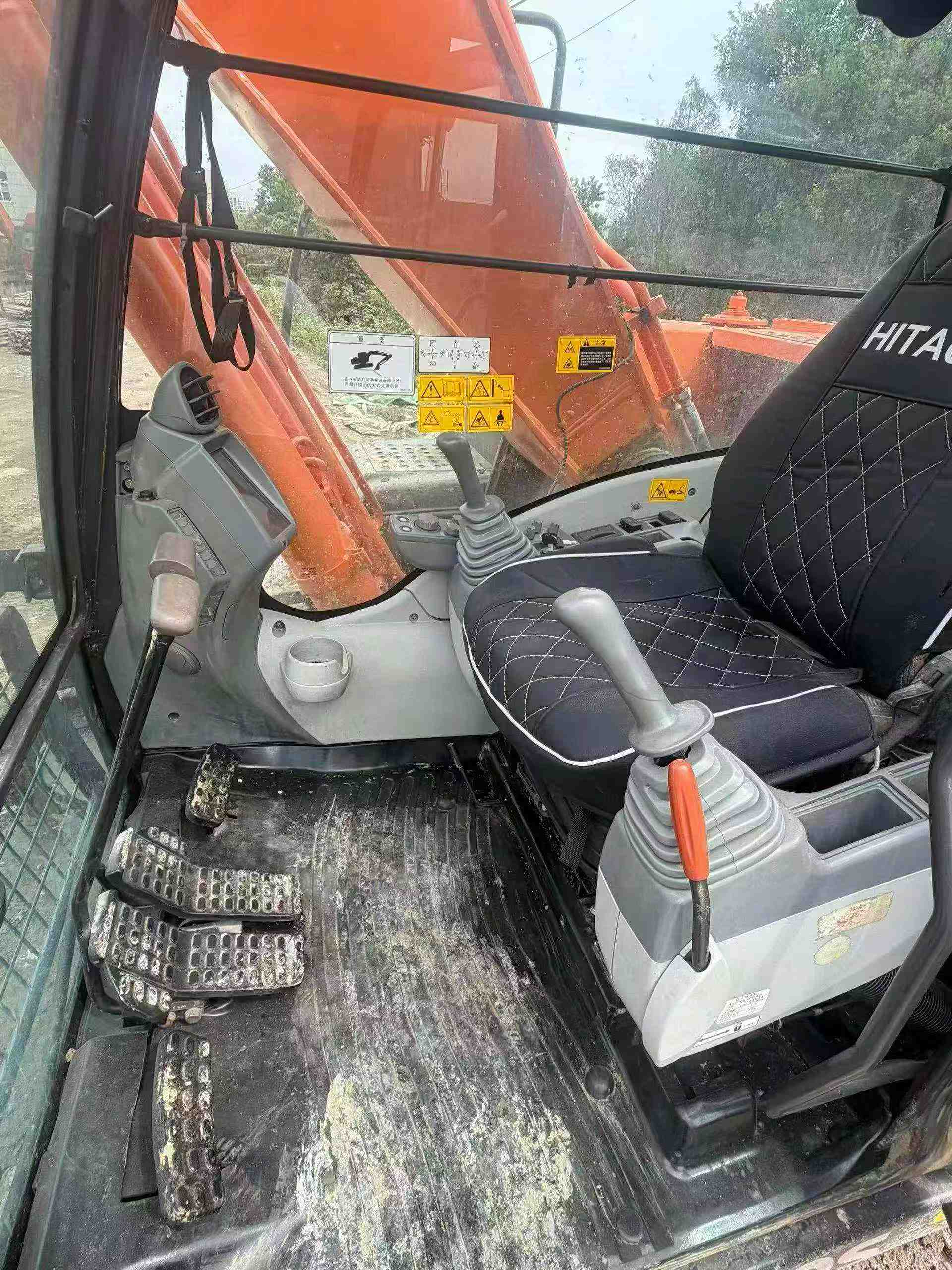 Buy Hitachi ZX200-5G Used Excavator / 7