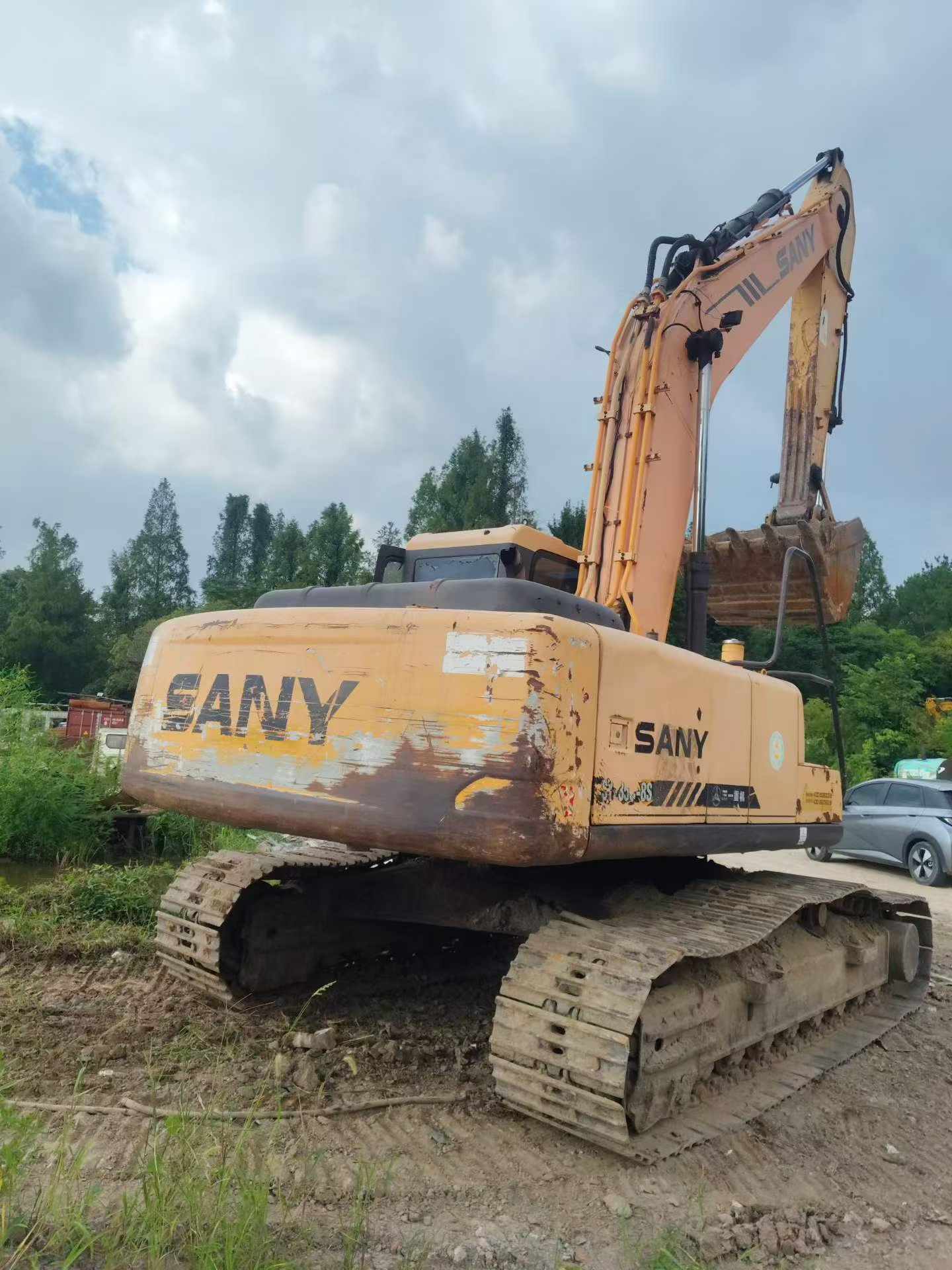 Buy Sany SY215C-8 Used Excavator / 2