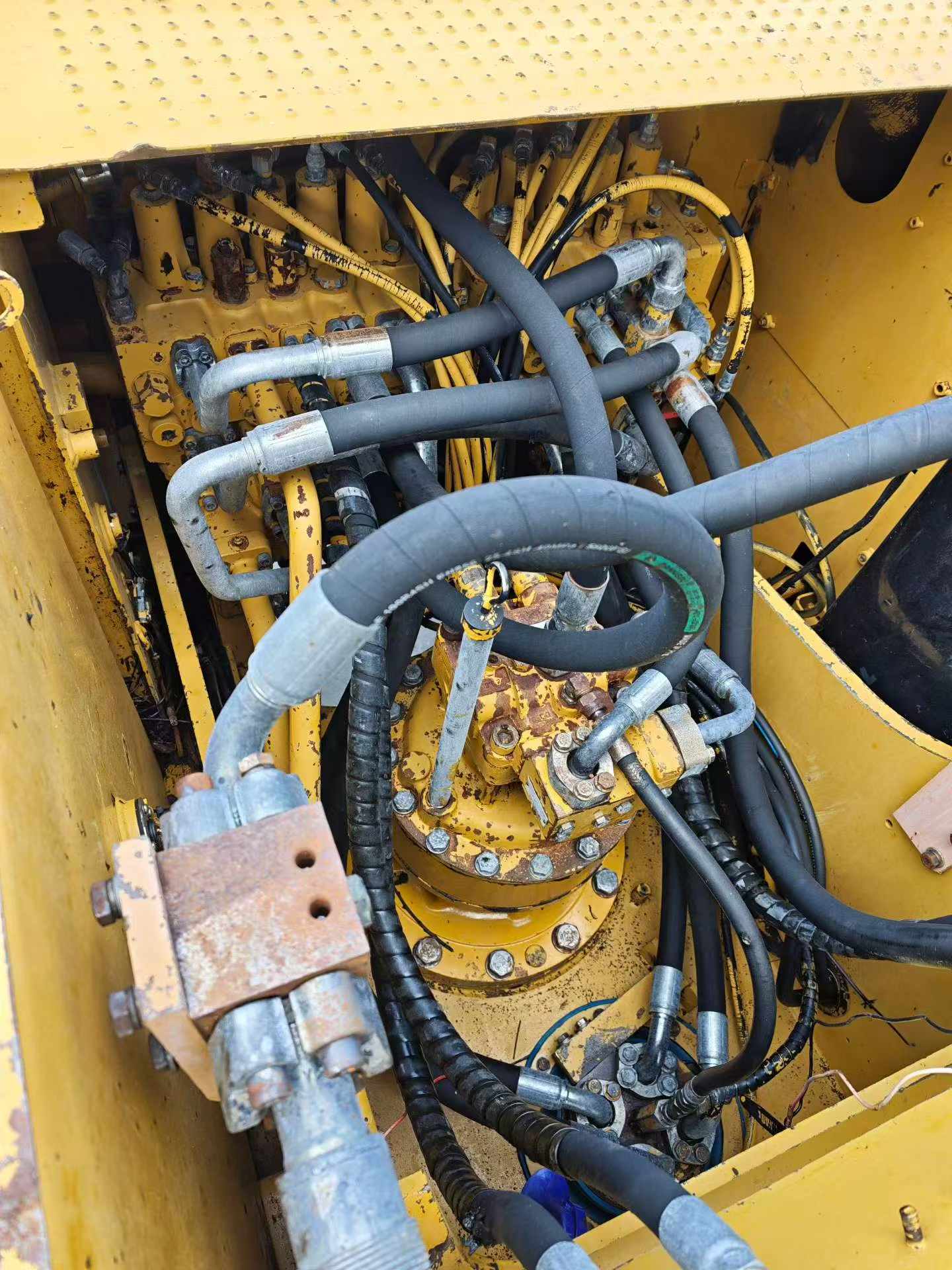 Buy Caterpillar 320D Used Excavator / 6