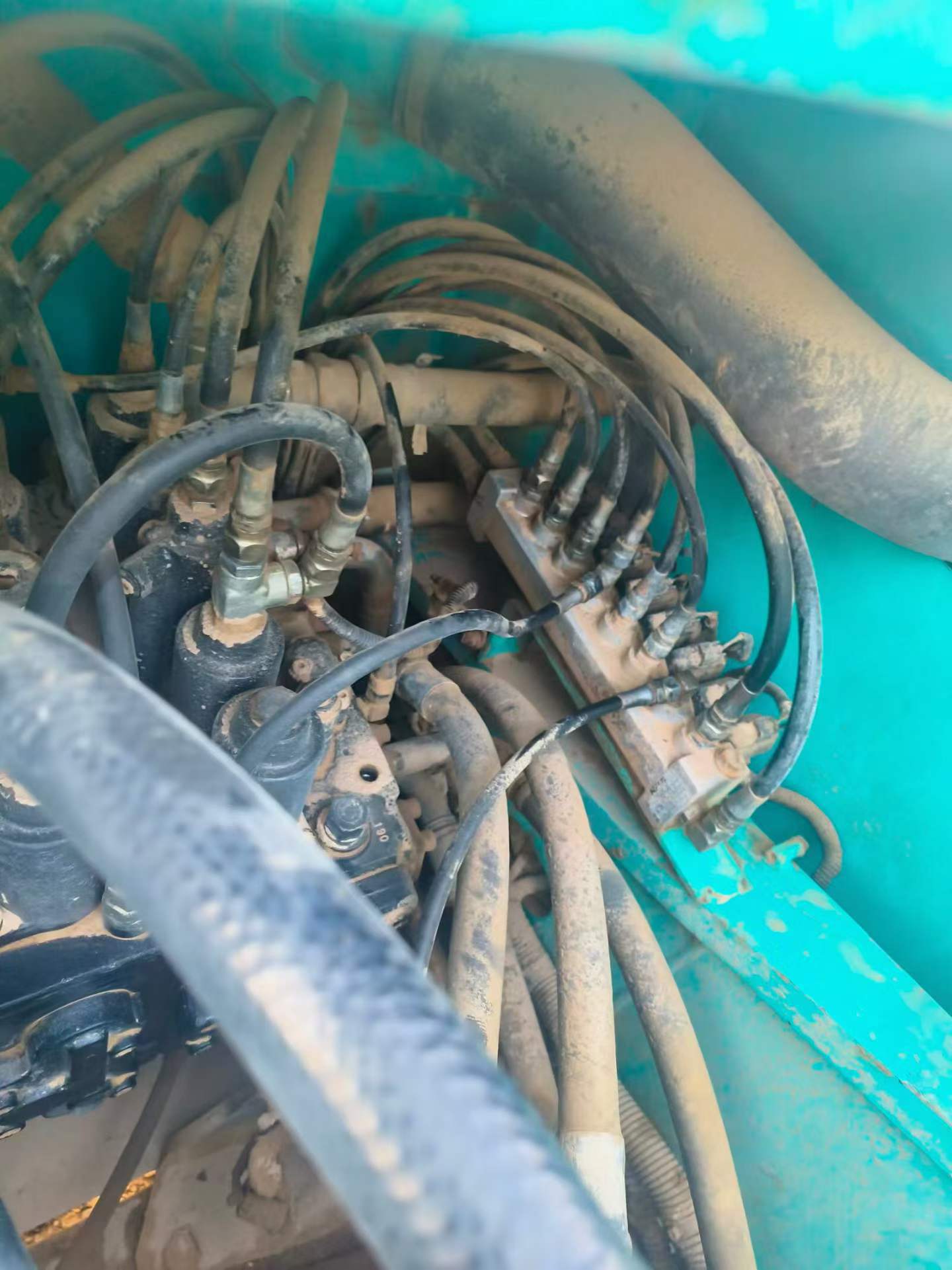 Buy Kobelco SK200-8 Used Excavator / 2